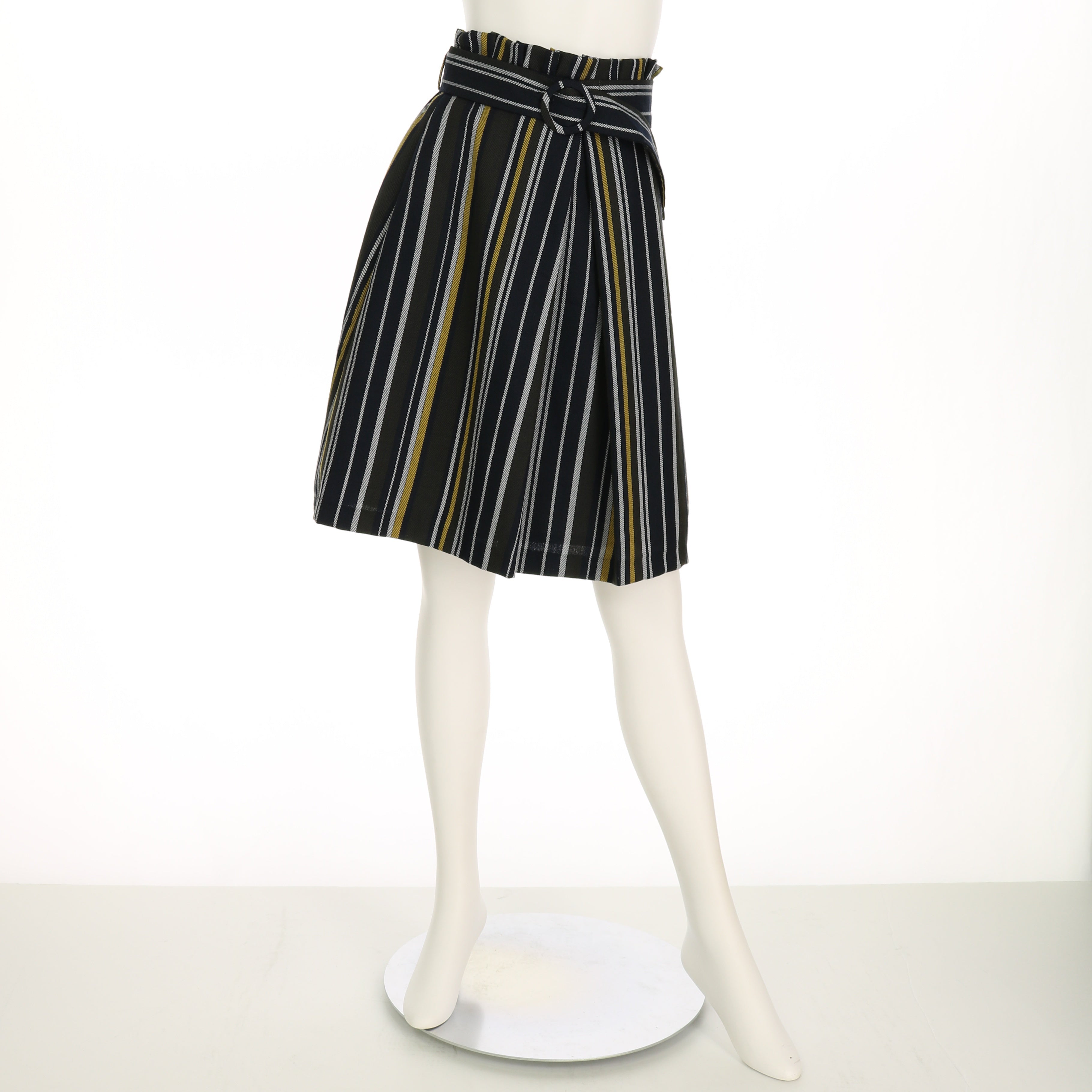 ストライプ柄ベルトアクセントスカート