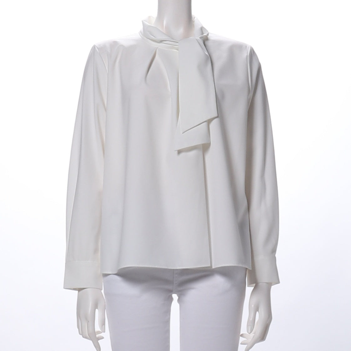 ボウタイブラウス