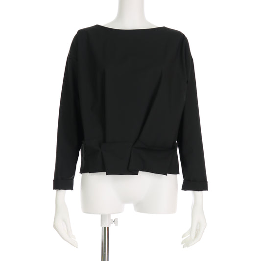 デザイン性裾ブラウス