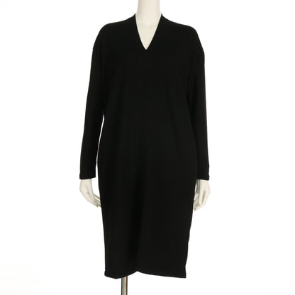 シンプルVネックワンピース