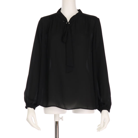 ボウタイ風デザインブラウス