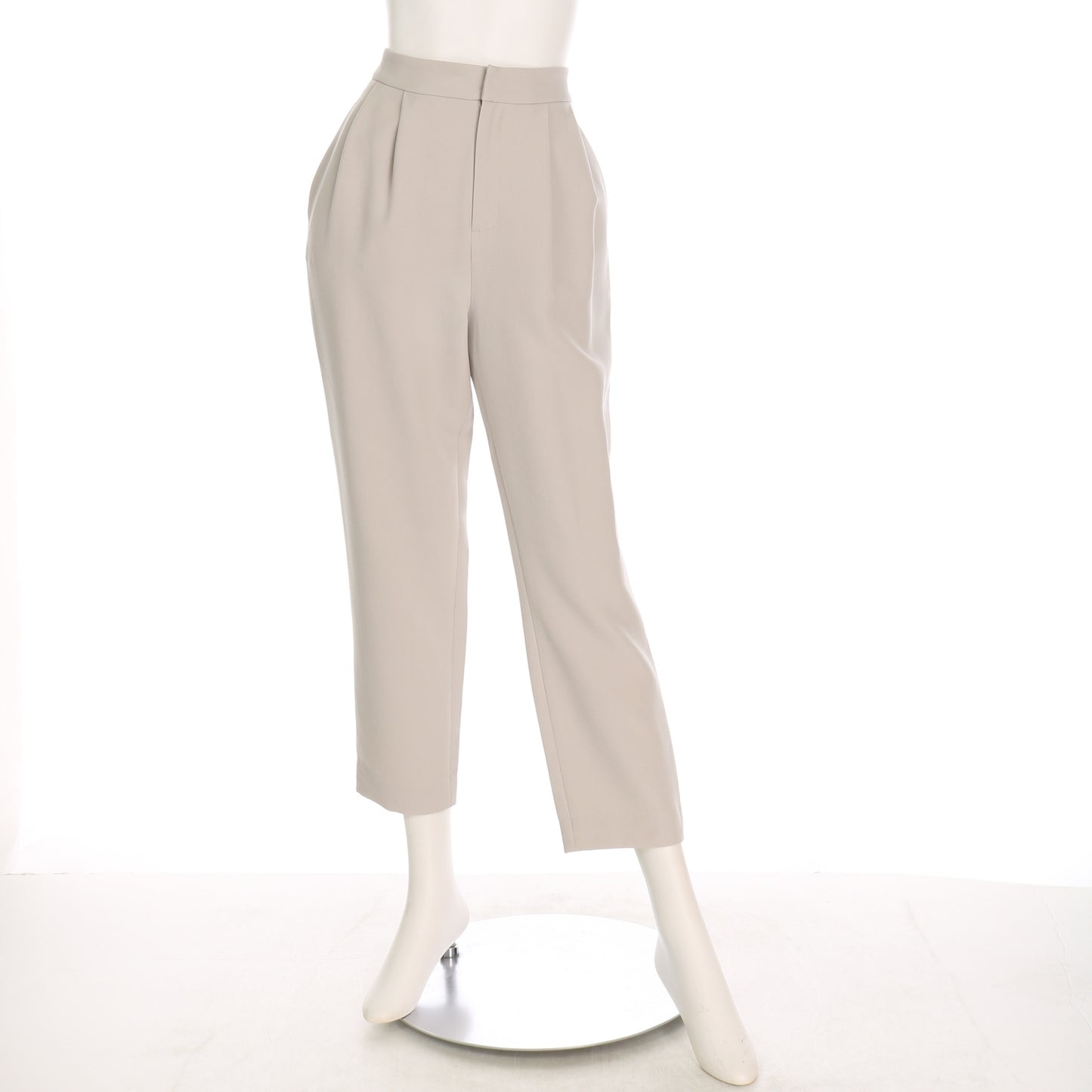 ソフトストレッチテーパードパンツ