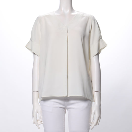 フロントタック入りVネックブラウス