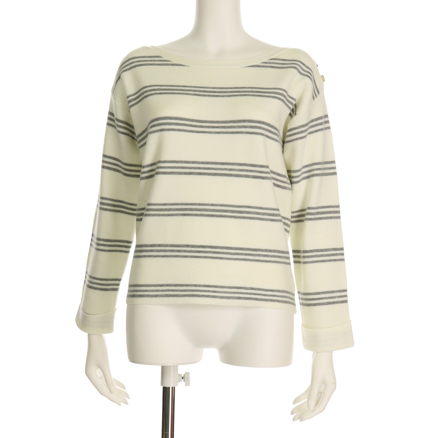 ボタン付きボーダー柄ニット