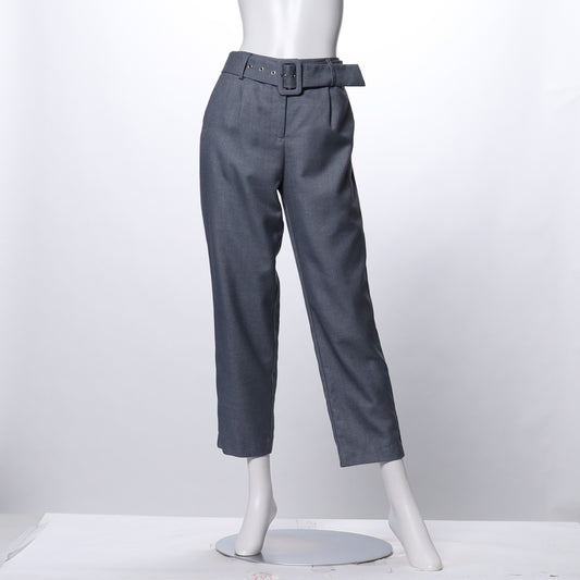 ベルト付きテーパードパンツ