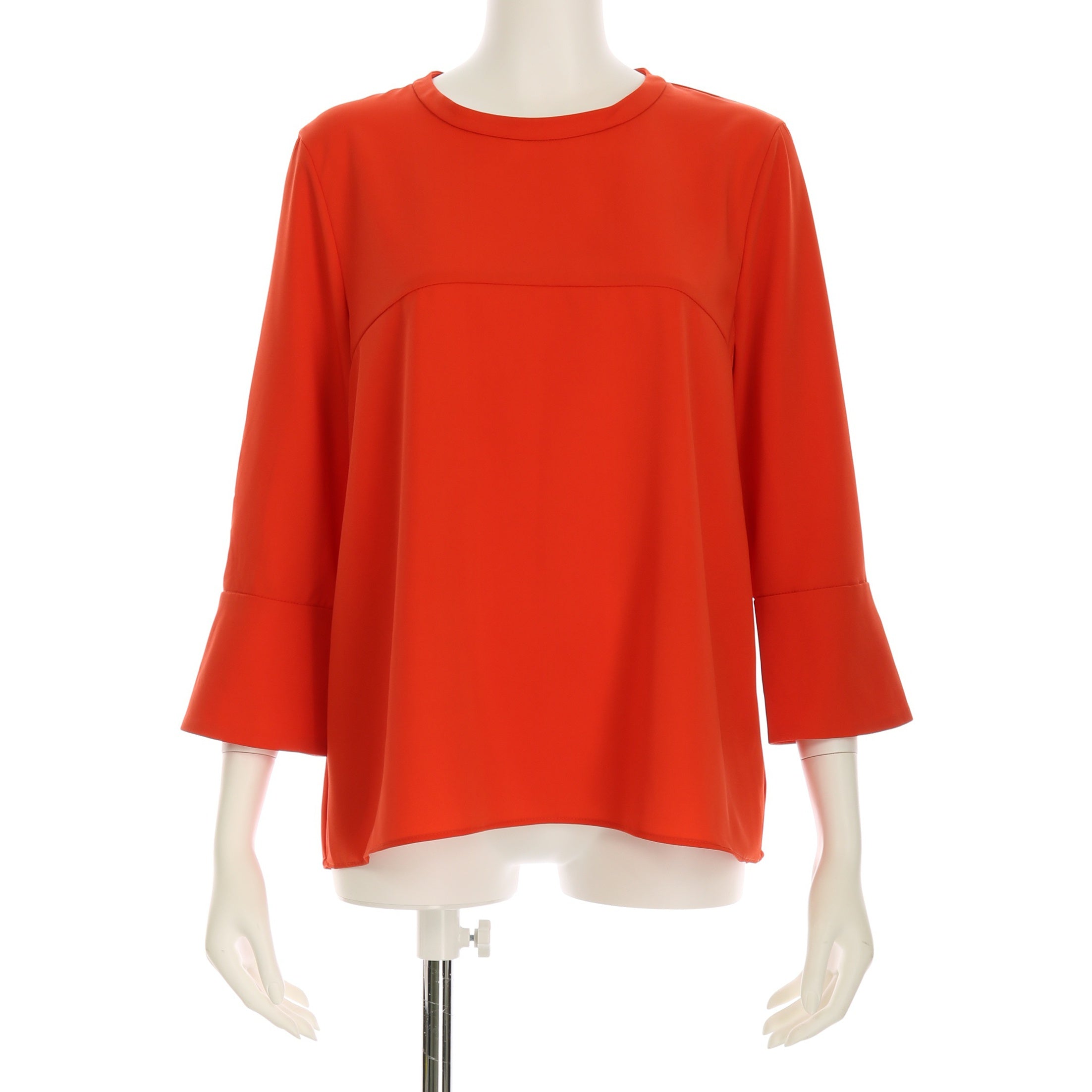 ゴールドボタンカフスブラウス