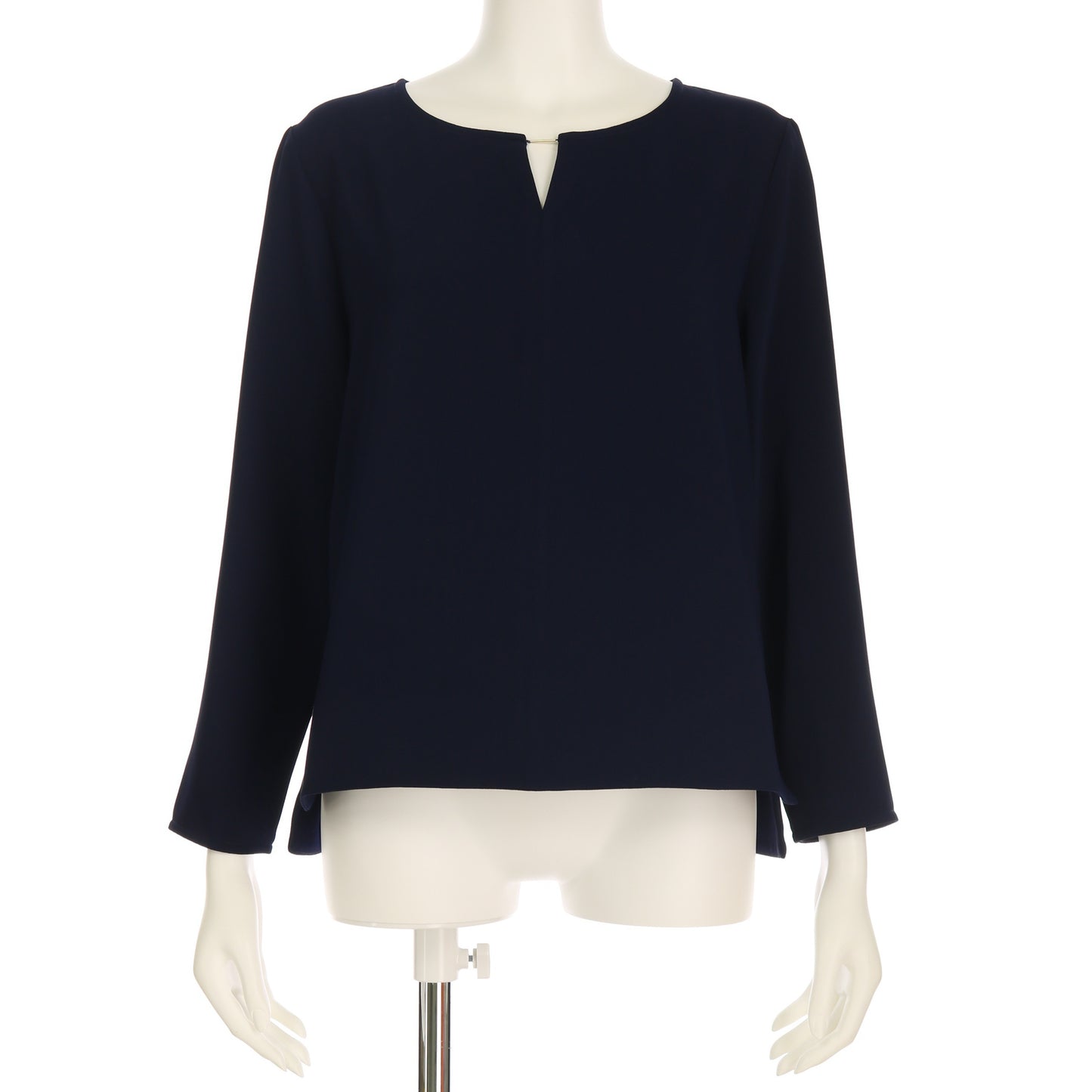 メタルパーツオープンフロントネックブラウス