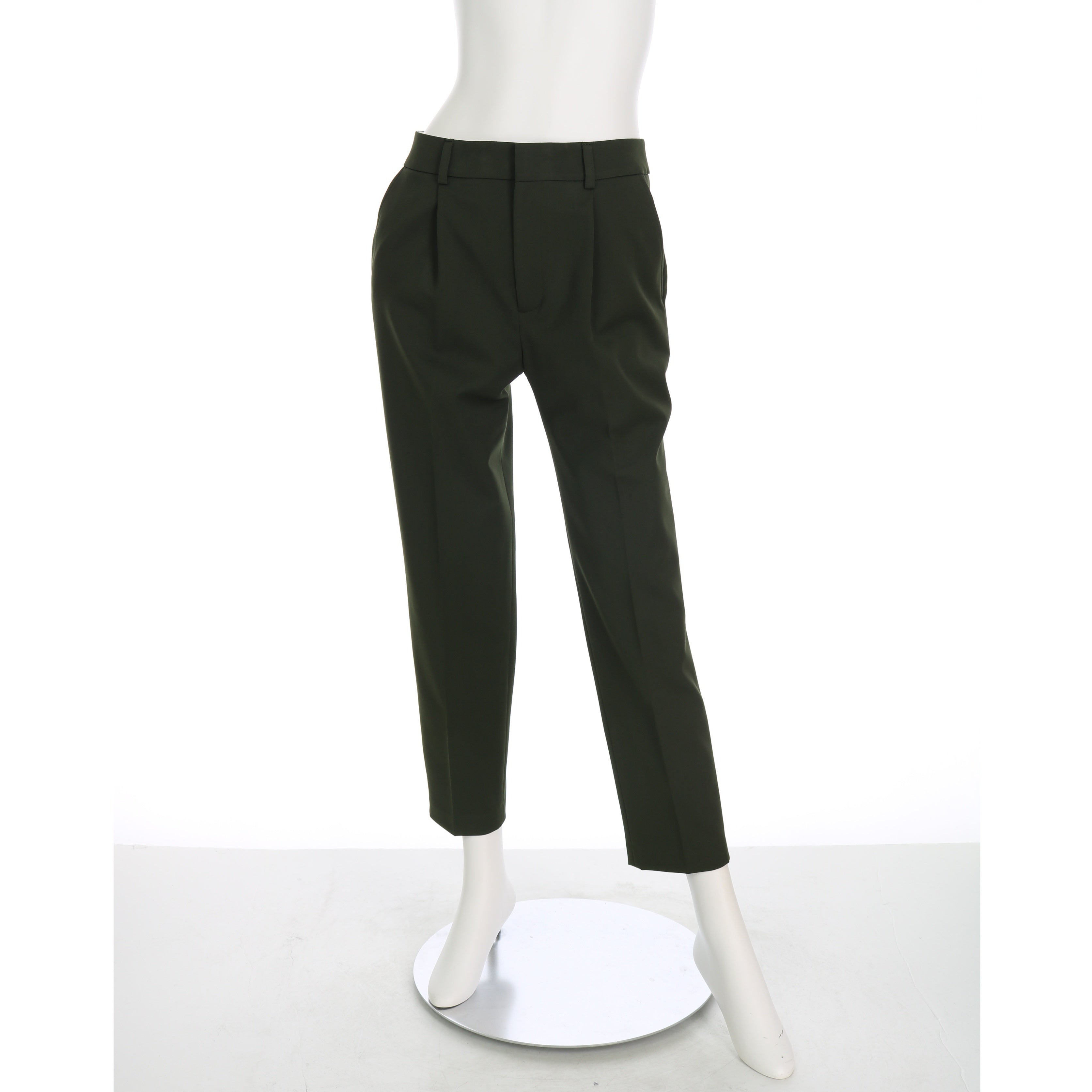 シンプルテーパードパンツ