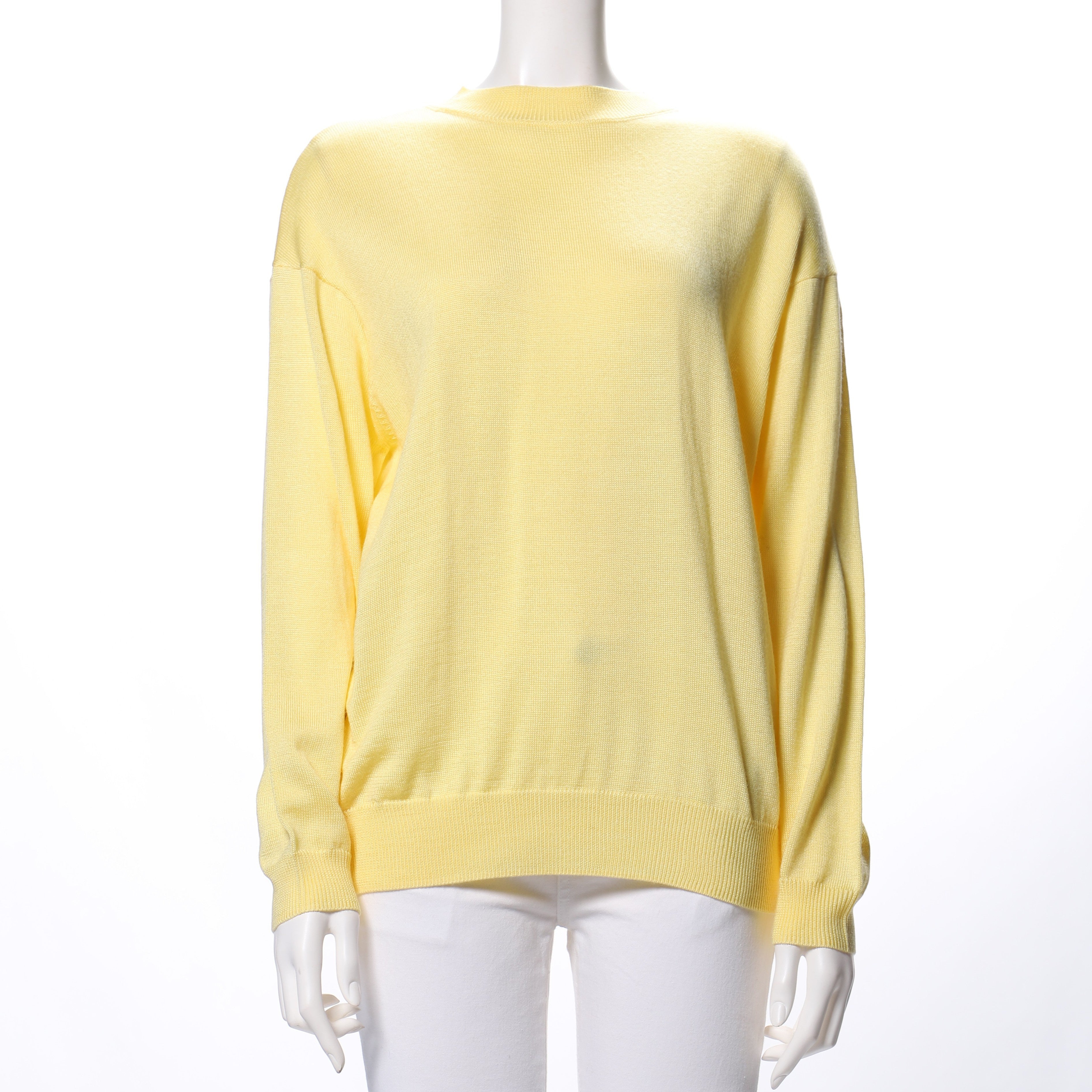 ゆったりデザインドロップショルダーニット