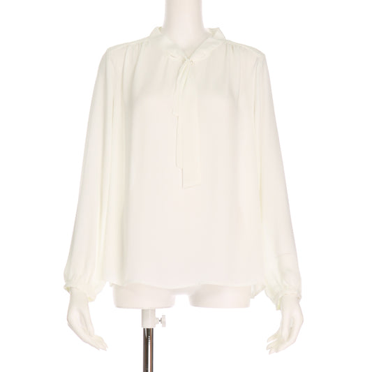 ボウタイ風デザインブラウス