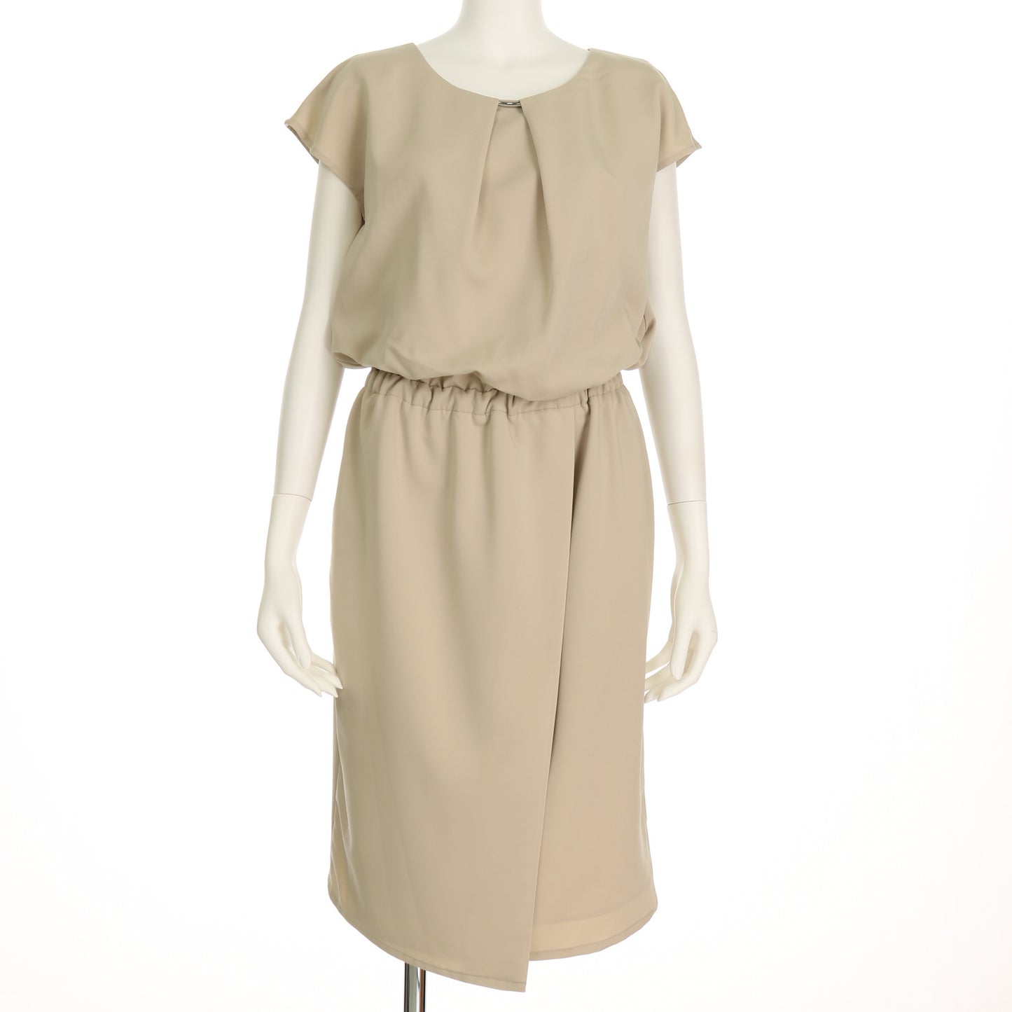 メタルパーツアクセントラップデザインワンピース