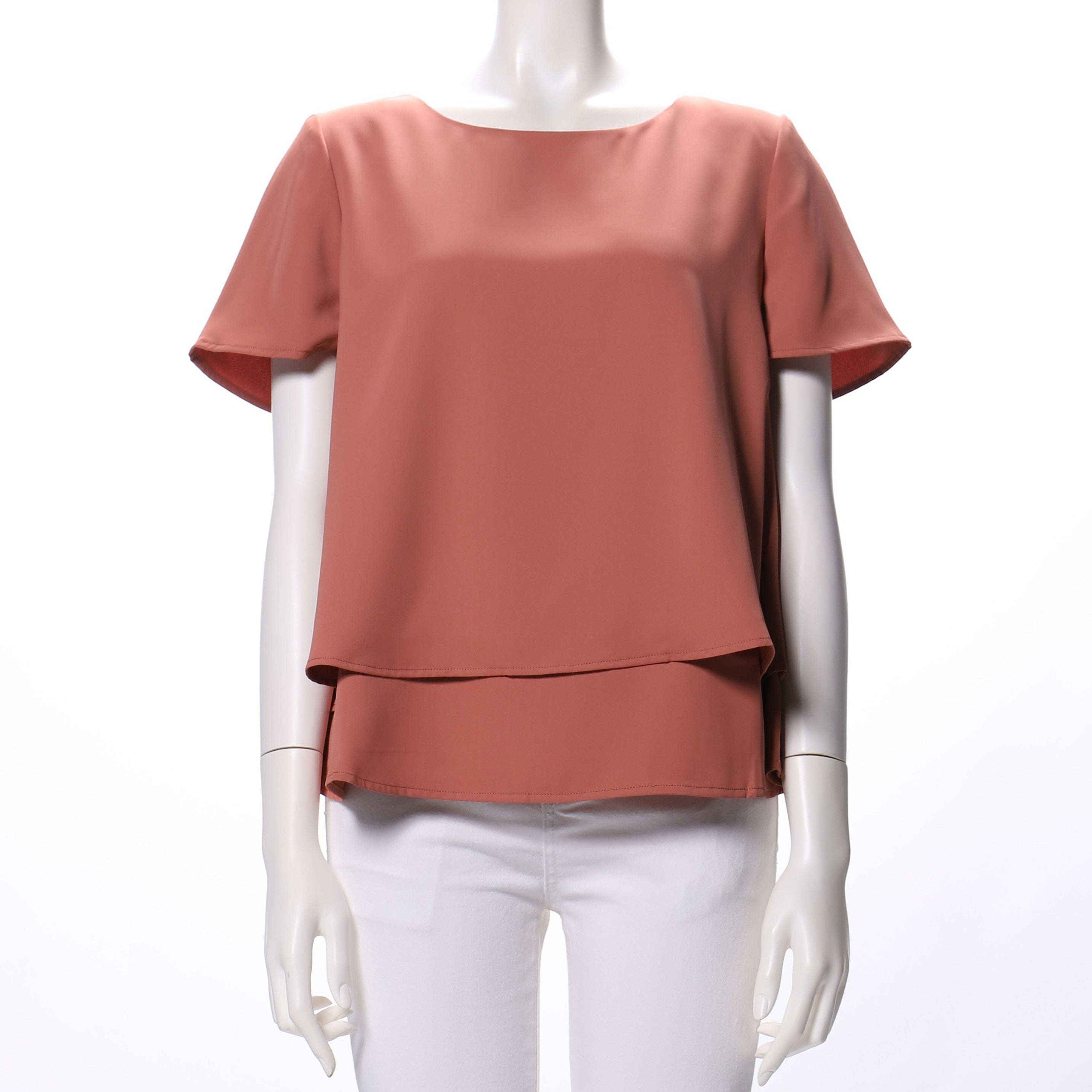 バックレースレイヤードブラウス