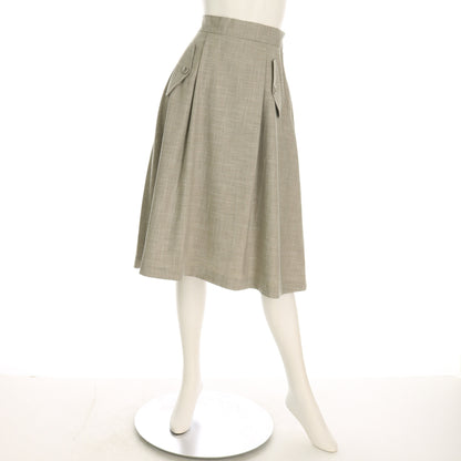 フェイクポケットフラップ付きフレアスカート