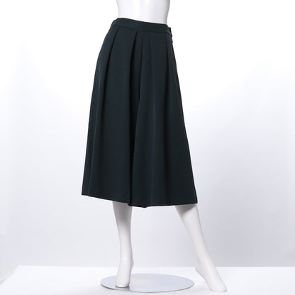 タック入りフレアパンツ