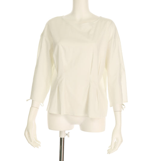 ペプラムシルエットブラウス