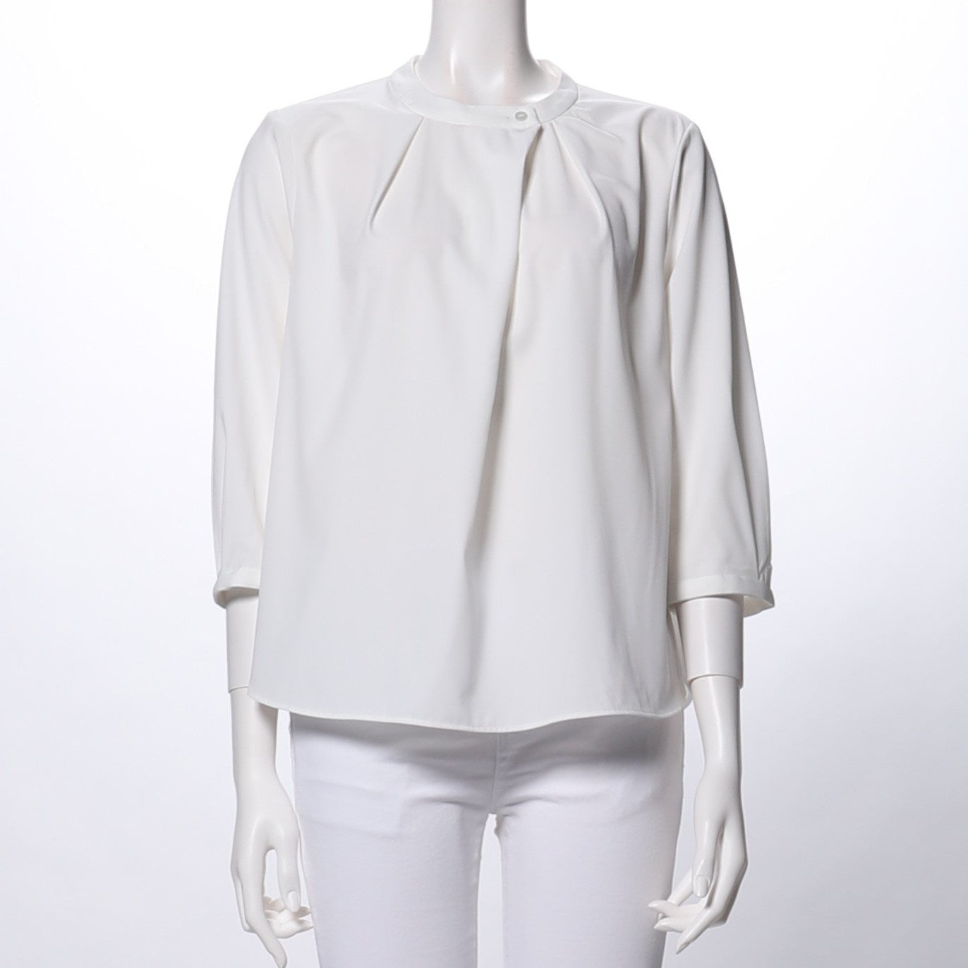 フロントタックブラウス