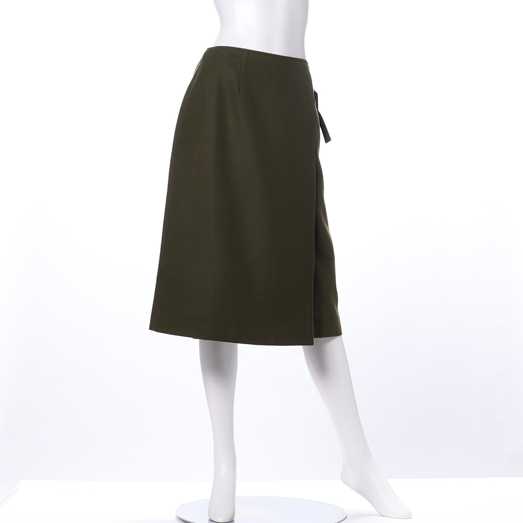 サイドベルトラップ風スカート