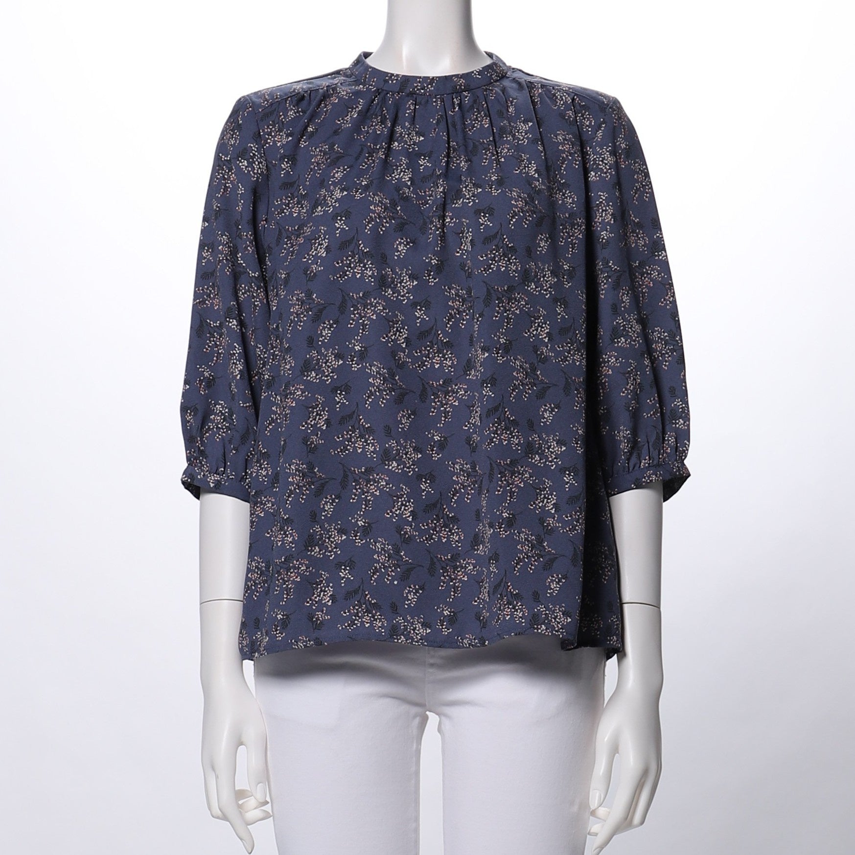 花柄ギャザードネックブラウス