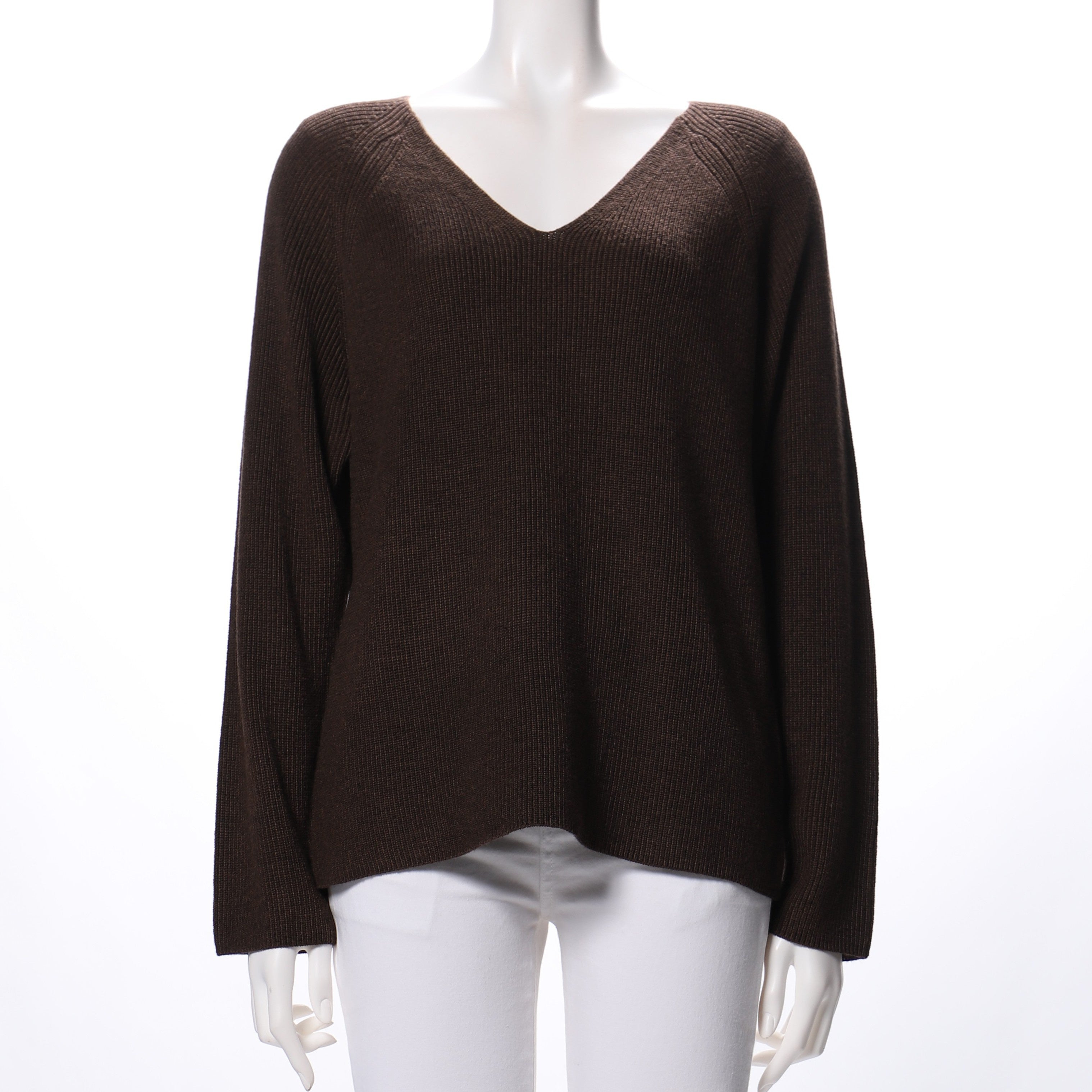 Vネックリブニット