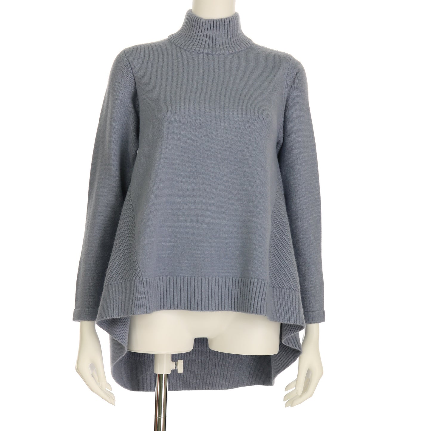 バックテールハイネックニット