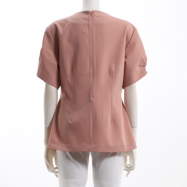 ペプラムシルエットクルーネックブラウス