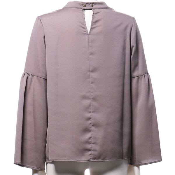 スタンドカラーフレアスリーブブラウス