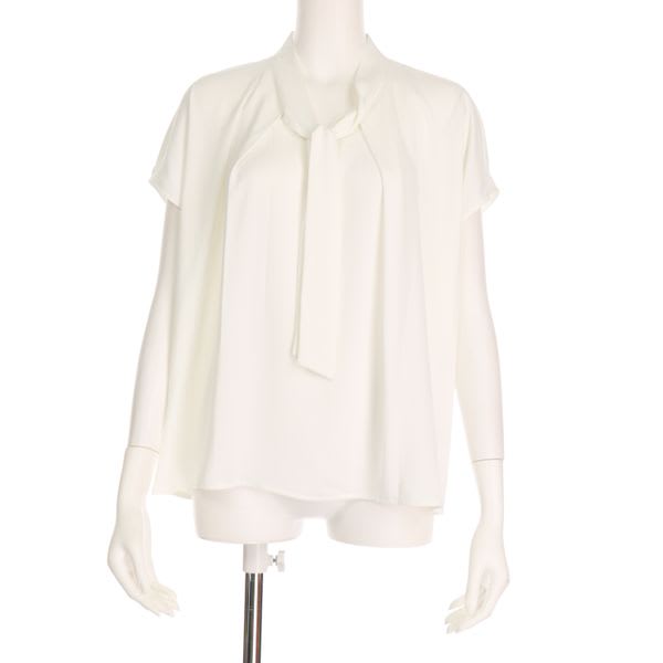 ボウタイブラウス