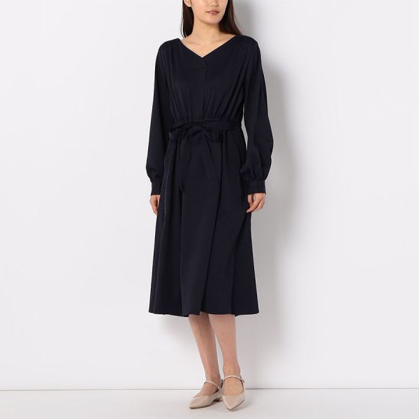 ウエストリボンデザインVネックワンピース