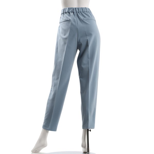 タック入りテーパードパンツ