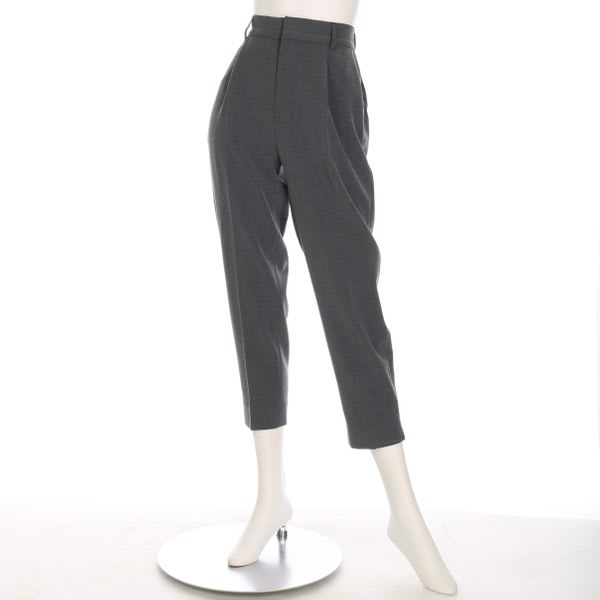 タック入りテーパードパンツ