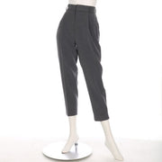 タック入りテーパードパンツ