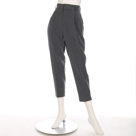 タック入りテーパードパンツ
