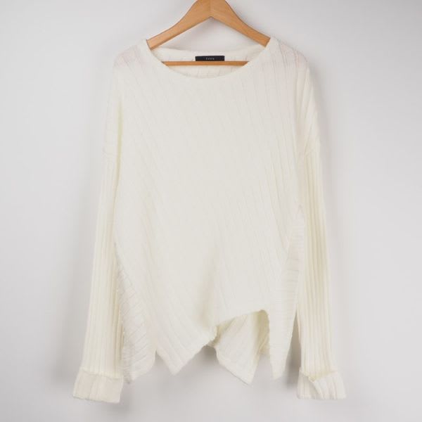 編み地切り替えイレギュラーヘムニット