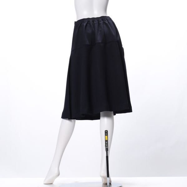 切り替えデザインウーリッシュヘリンボーンスカート