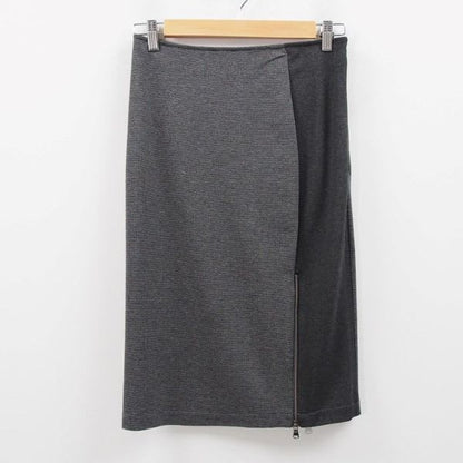 ジップ使いペンシルスカート