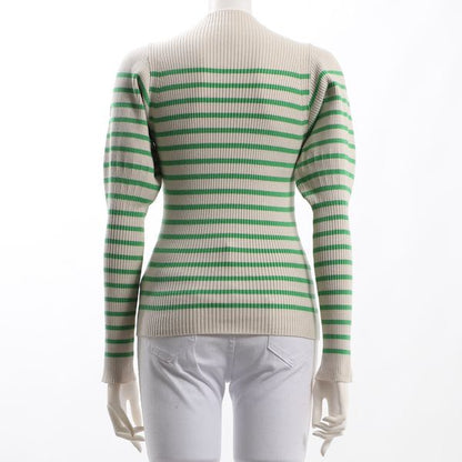 シンプルクルーネックニット