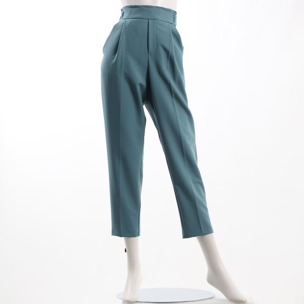 タック入りテーパードパンツ