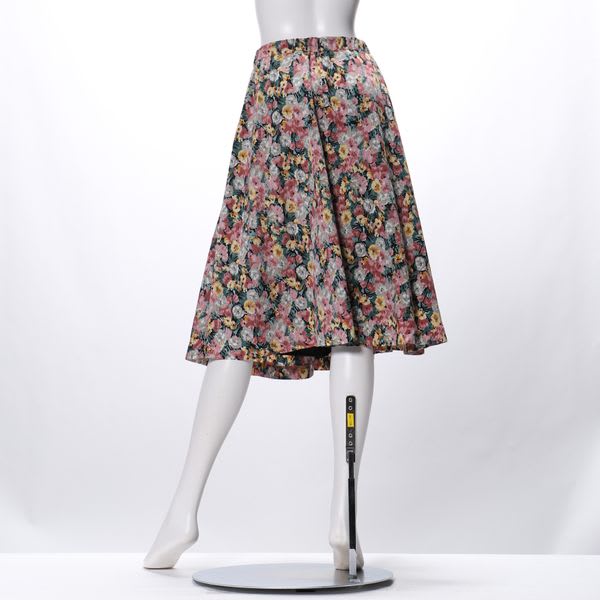 デシンフラワープリントラップ風フレアスカート