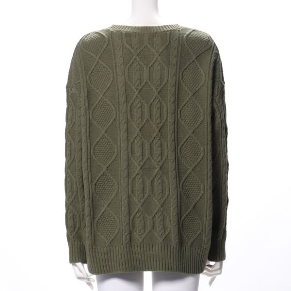 クルーネックケーブル編みニット