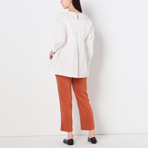 シンプルテーパードパンツ