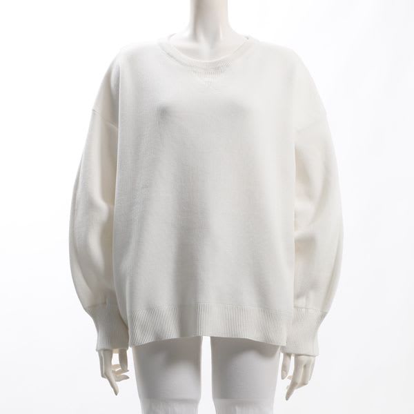 ドロップショルダーラウンドネックニット
