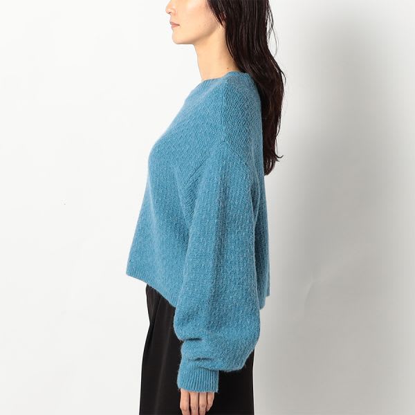 ボリュームスリーブクルーネックニット