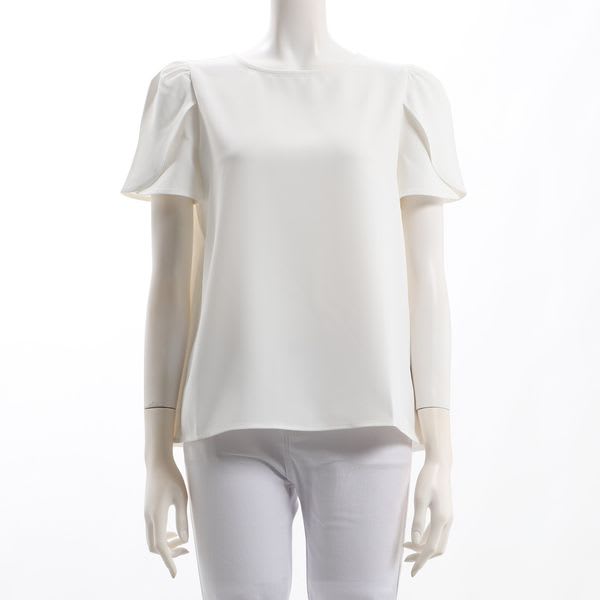 ふんわり袖ラウンドネックブラウス