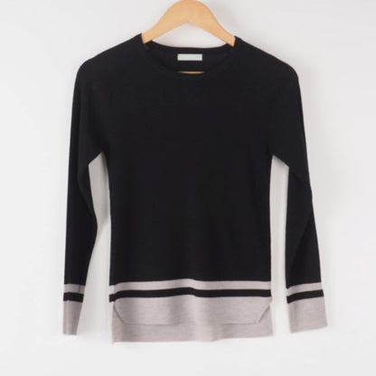 裾バイカラーラウンドネックニット