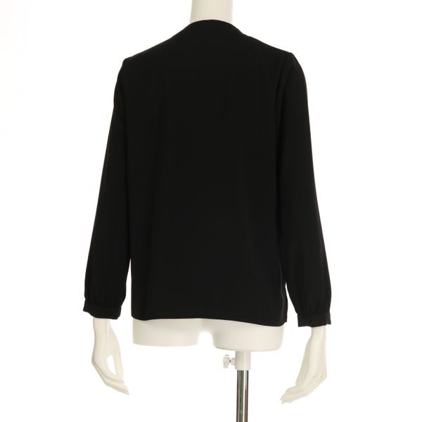 ネックライン切込みデザインブラウス