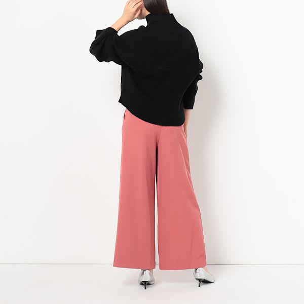 リブ編みボトルネックニット