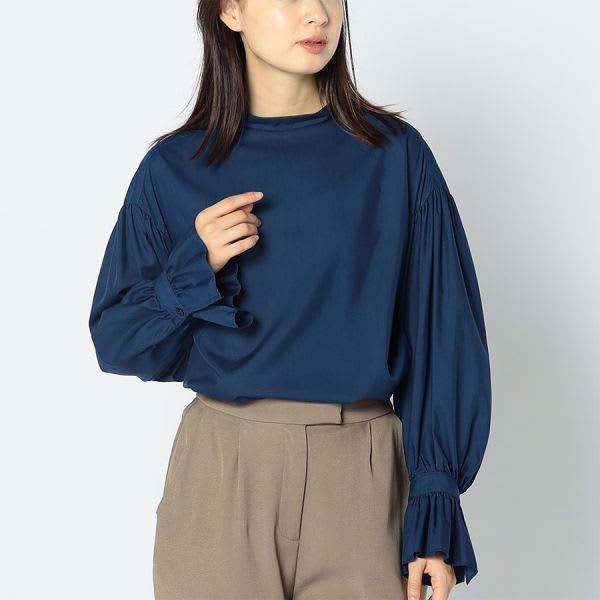 スタンドカラーボリュームスリーブブラウス