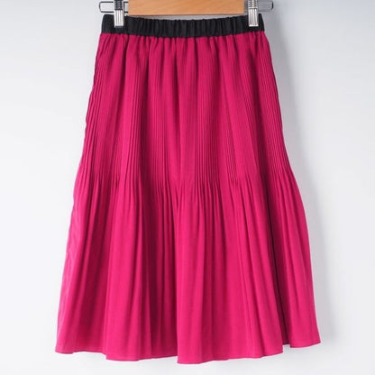 変わるプリーツデザインスカート