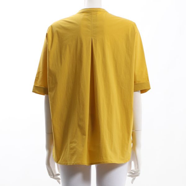 バックタックデザインブラウス