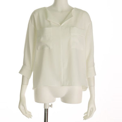 デコルテ魅せポケットブラウス